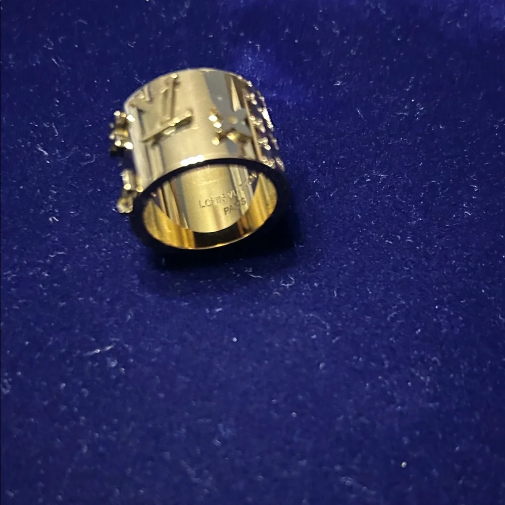 Chunky LV ring solid - Picture 1 of 6